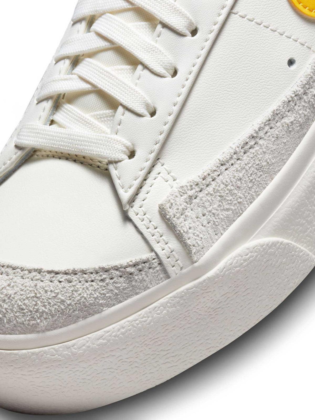 NIKE Обувки W BLAZER LOW PLATFORM