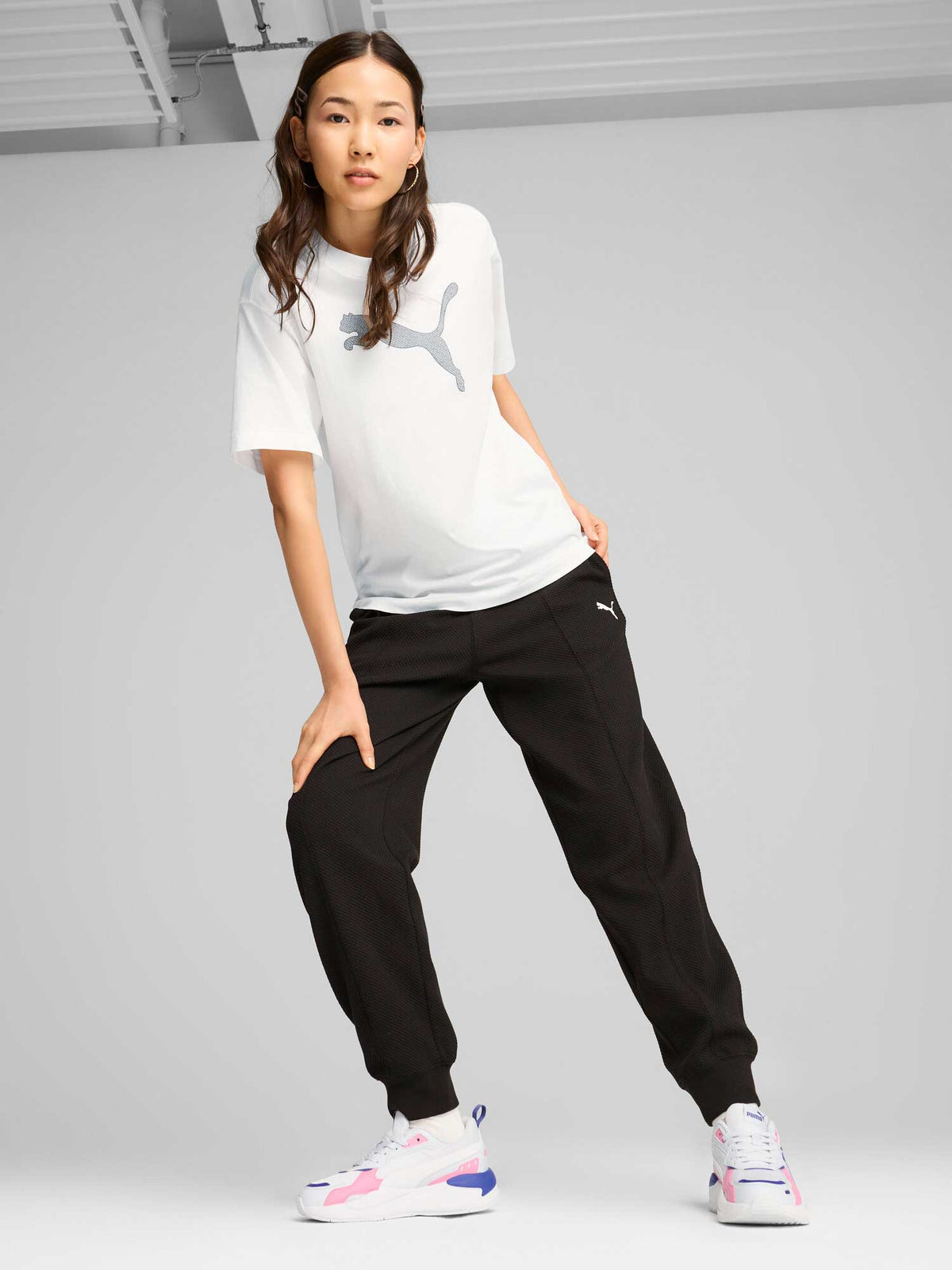 PUMA Спортно долнище HER High-Waist Pants cl