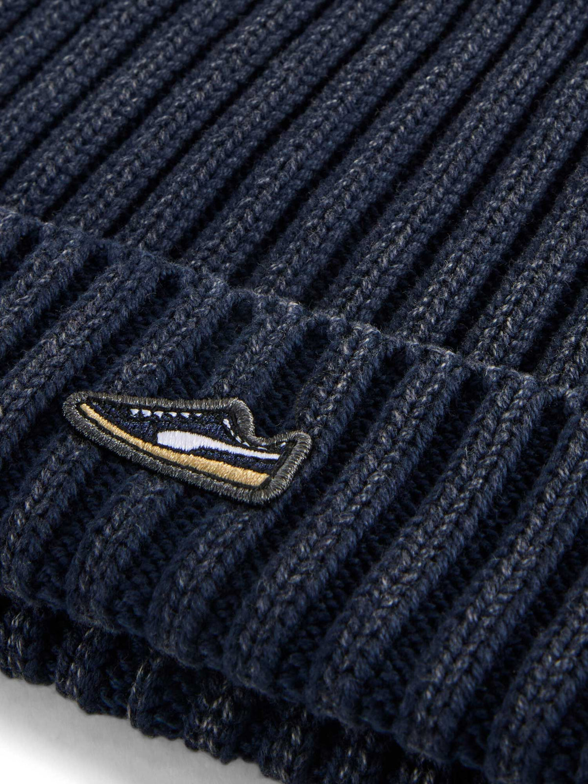 PUMA Шапка PREMIUM ESS Mid Crown Beanie